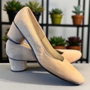 Vintage Andrew Geller Beige  Shoes Pumps Suede Leather Sz. 7.5 M Made In Italy